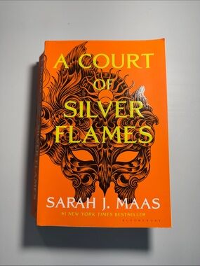 🦋2/$10  A Court of Silver Flames #5 in the A Court of Thorns and Roses